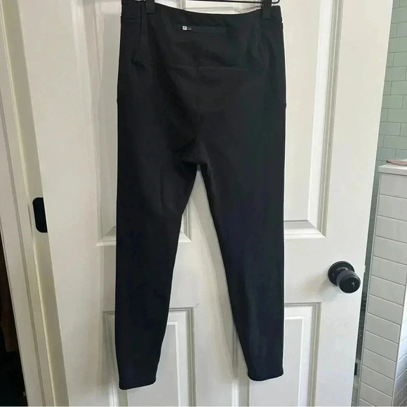 EUC barely worn All in Motion black legging. Great pockets. Comfy fabric. 14/16 - Picture 7 of 7
